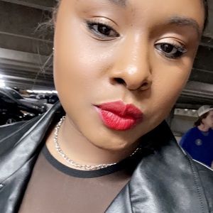 Meet your Posher, Alaina